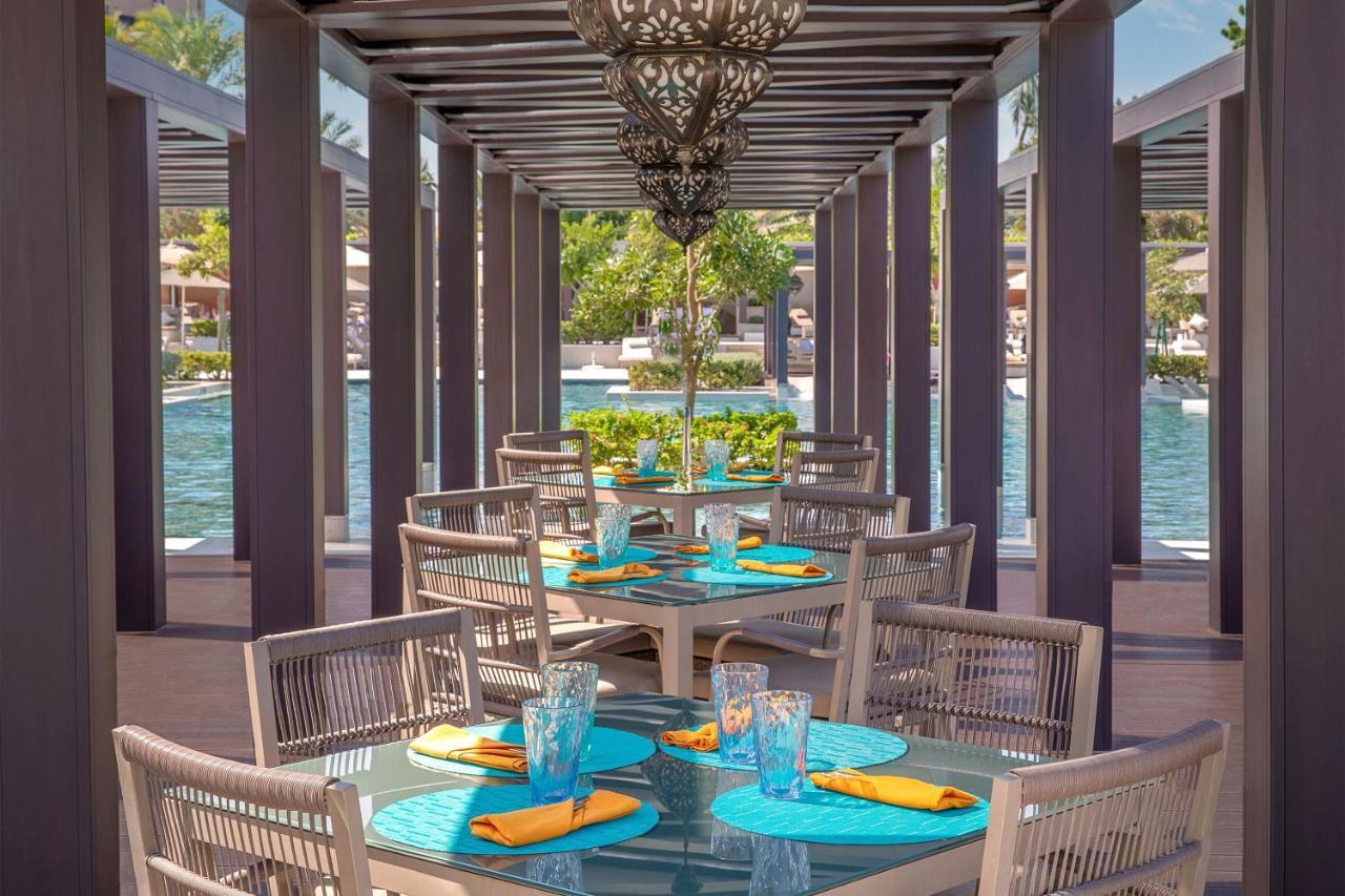 W Muscat Hotel Luaran gambar The Beach Club